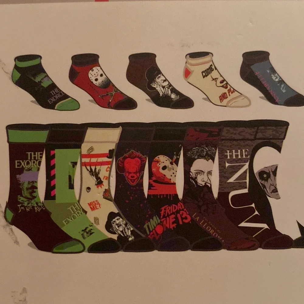 WB Horror 12 Days Of Socks Gift Set Halloween IT Friday The 13th Nun Exorcist‎
